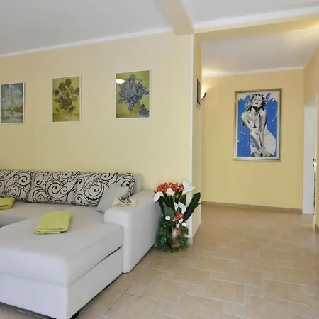 Maria Punta By Interhome